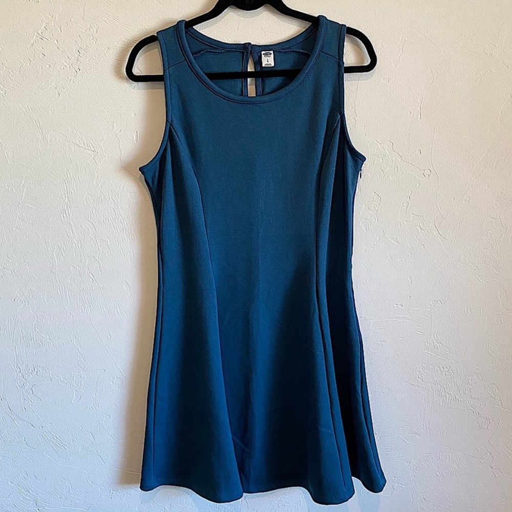 Sleeveless knit dress